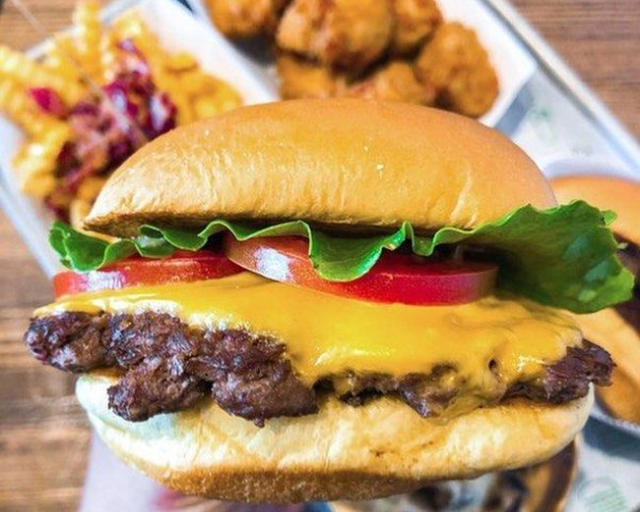 Kedai Burger Singapura Bagikan Resep Andalan ke Publik